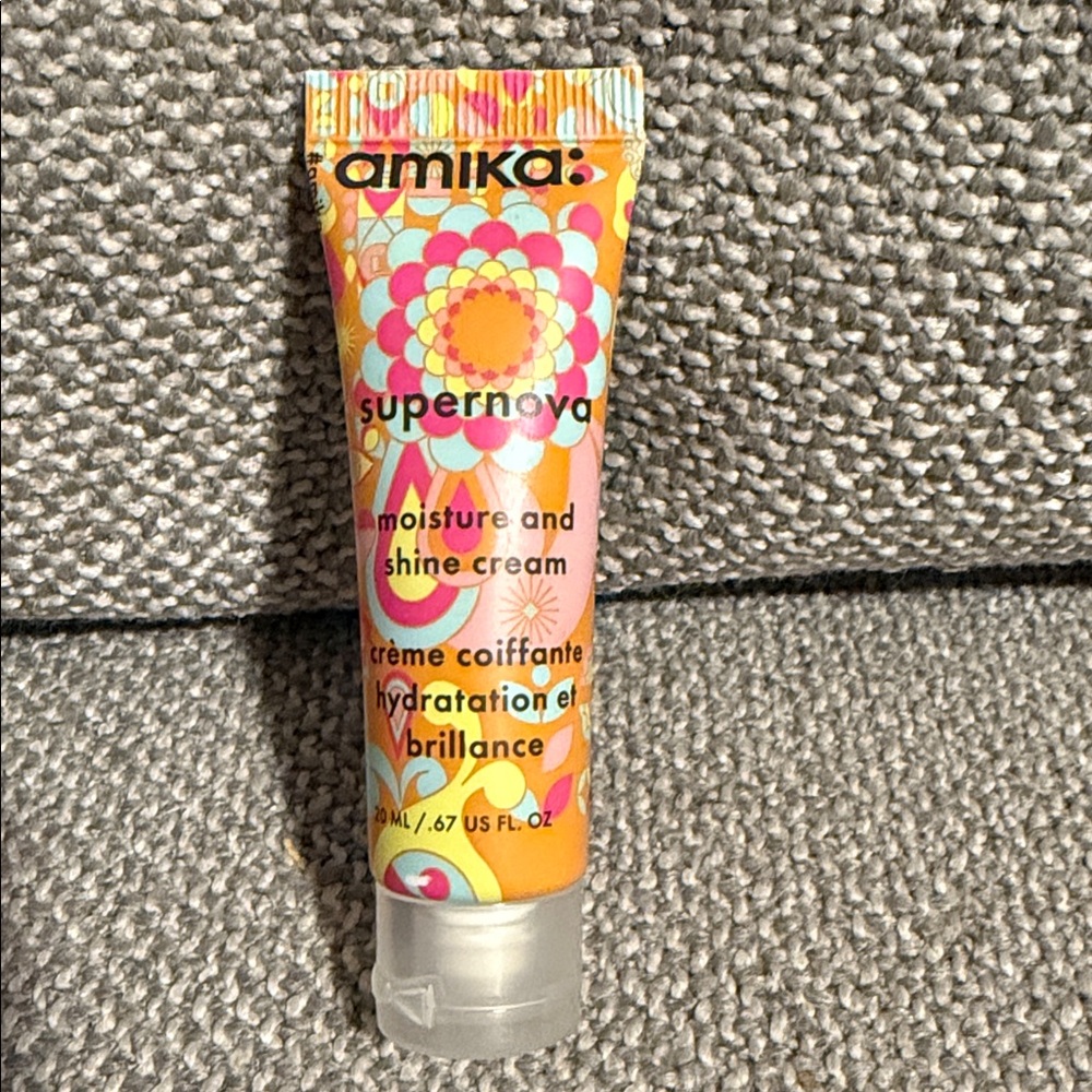 5/$25 Amika moisture and shine cream 20 ml